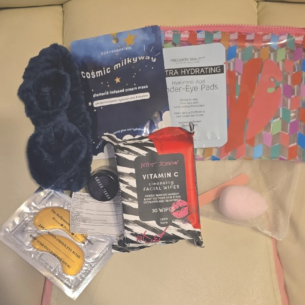 Beauty Bundle Variety of Items Bobbi Brown Vitamin C Cleansing Facial Wipes